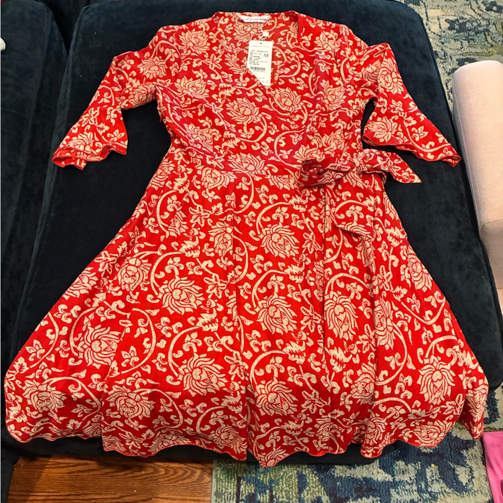 NWT SSXR Red Floral Long Mid-Sleeve Dress
